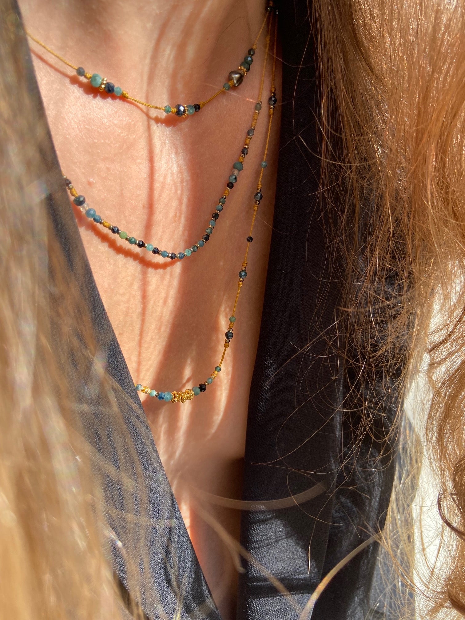 Ras de cou/Collier Keshi Fleur plaquée or Tourmaline bleue
