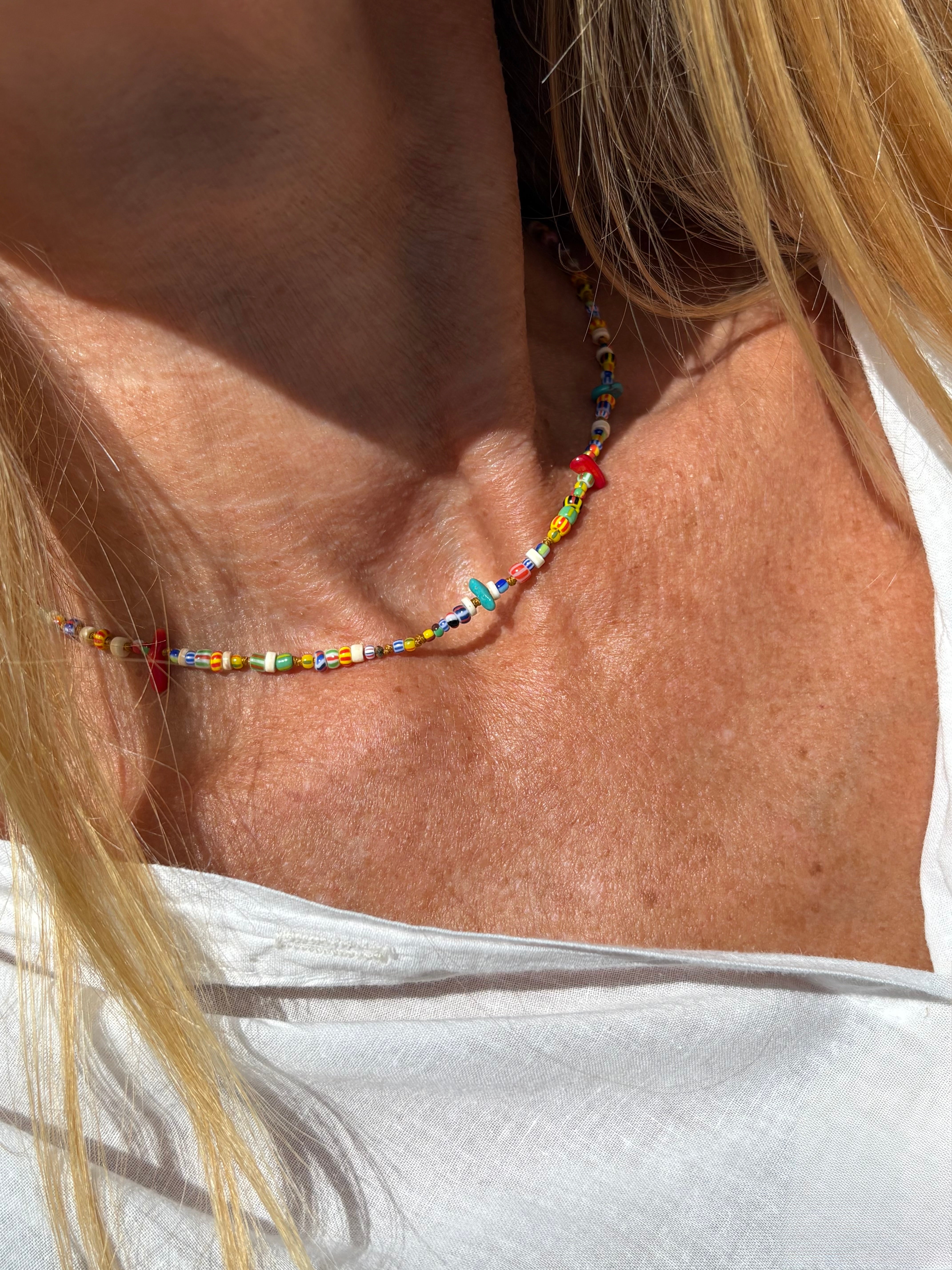 Ras de cou Perle africaine Turquoise Corail